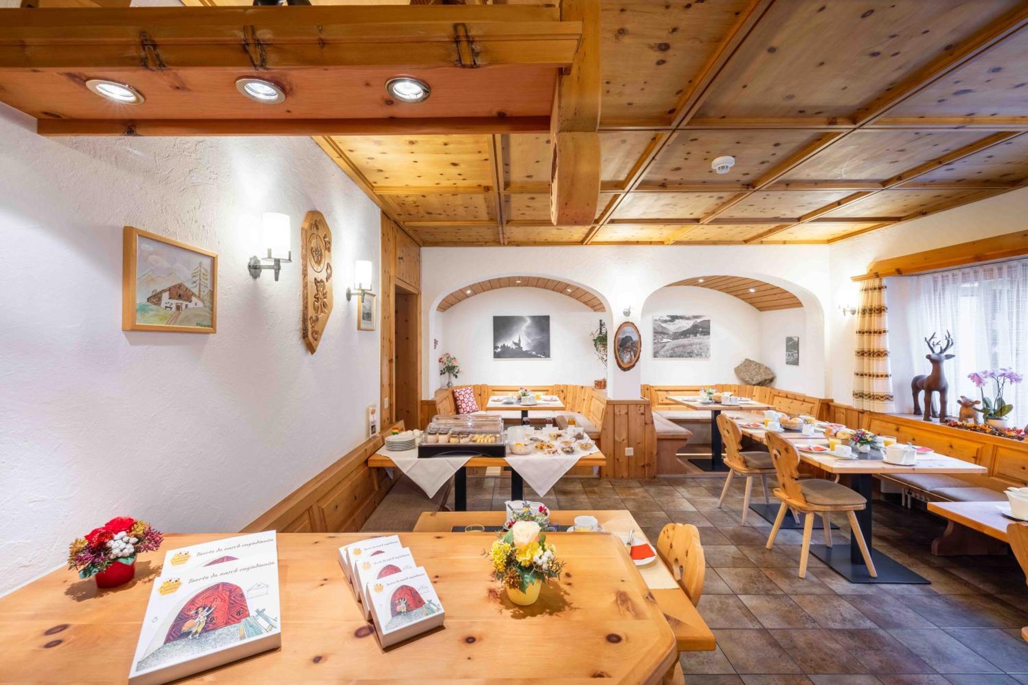 Garni Alpenrose - Grusaida Scuol Exterior photo